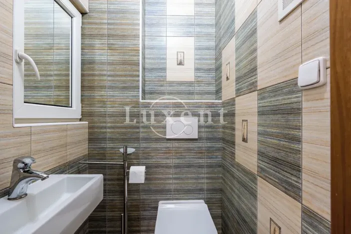 Pronájem bytu 3+1, Praha - Holešovice, Veletržní, 101 m2