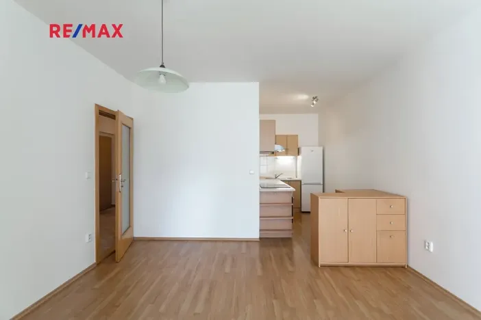Pronájem bytu 2+kk, Praha - Strašnice, Názovská, 52 m2