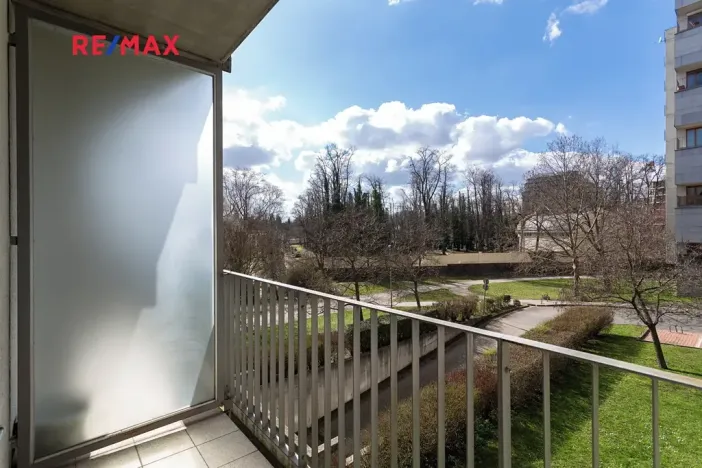 Pronájem bytu 2+kk, Praha - Strašnice, Názovská, 52 m2