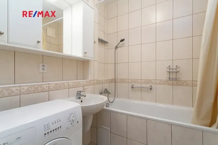 Pronájem bytu 2+kk, Praha - Strašnice, Názovská, 52 m2