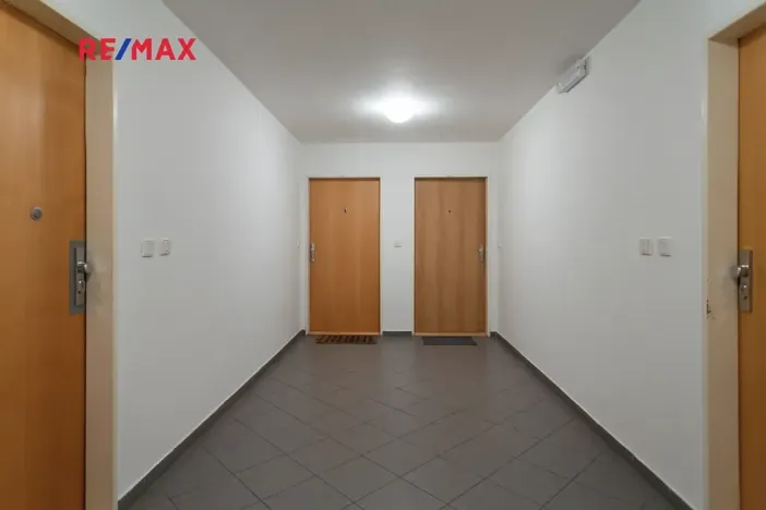 Pronájem bytu 2+kk, Praha - Strašnice, Názovská, 52 m2