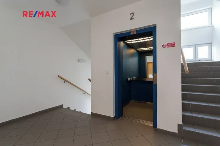 Pronájem bytu 2+kk, Praha - Strašnice, Názovská, 52 m2