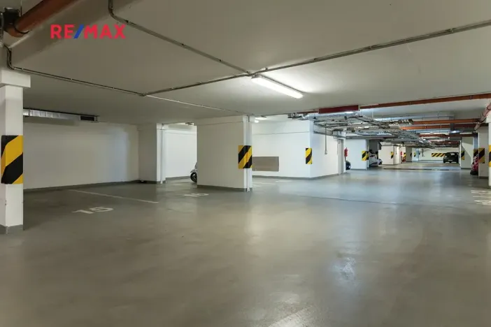 Pronájem bytu 2+kk, Praha - Strašnice, Názovská, 52 m2
