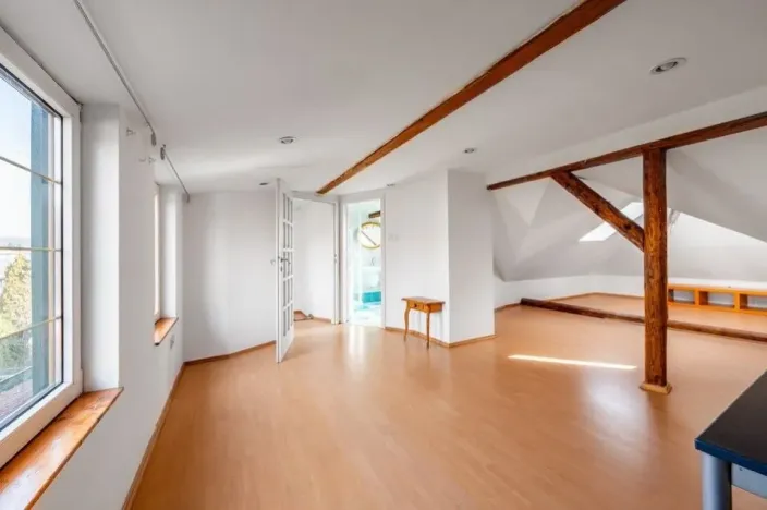 Pronájem rodinného domu, Praha - Kobylisy, Sedlecká, 200 m2