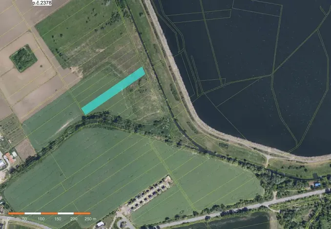 Prodej podílu pole, Milovice, 1324 m2