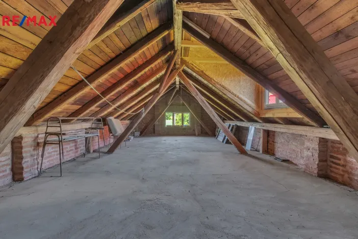 Prodej rodinného domu, Bašnice, 864 m2