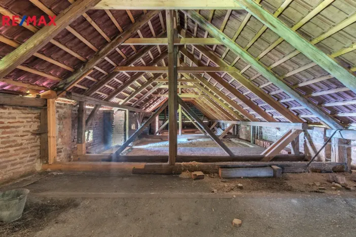 Prodej rodinného domu, Bašnice, 864 m2