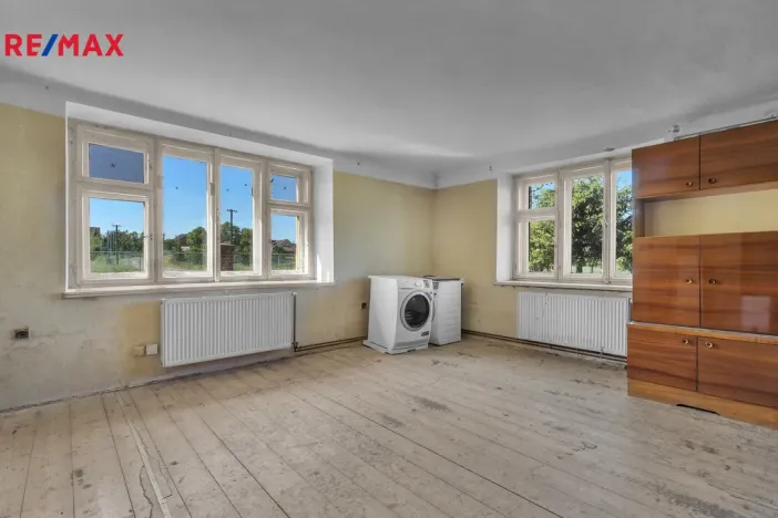 Prodej rodinného domu, Bašnice, 864 m2