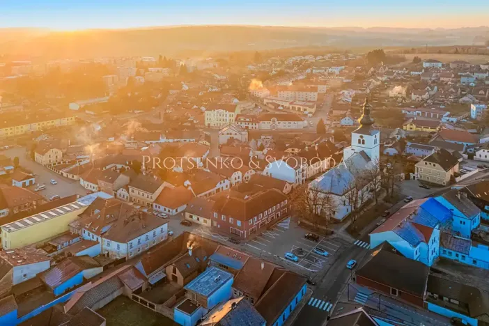 Prodej rodinného domu, Kamenice nad Lipou, nám. Husovo, 210 m2
