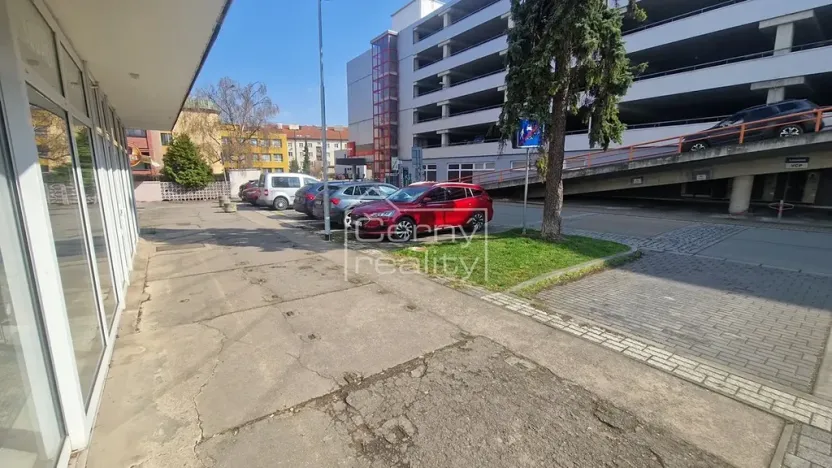 Pronájem obchodního prostoru, Pardubice, Smetanovo náměstí, 398 m2
