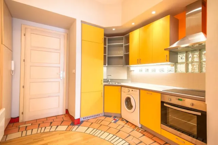 Pronájem bytu 1+kk, Praha, Viktora Huga, 38 m2