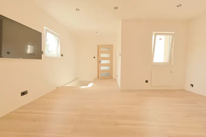 Pronájem bytu 2+kk, Jablonec nad Nisou, Nádražní, 55 m2