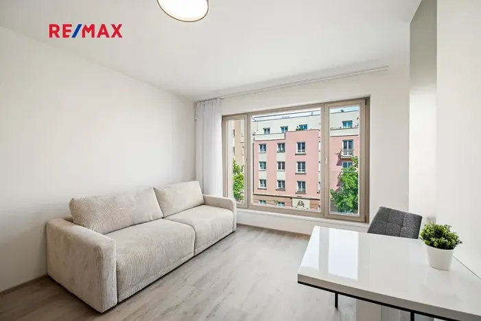 Pronájem bytu 1+kk, Praha - Žižkov, Malešická, 36 m2