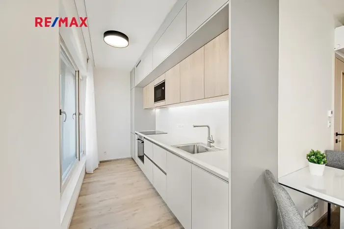 Pronájem bytu 1+kk, Praha - Žižkov, Malešická, 36 m2
