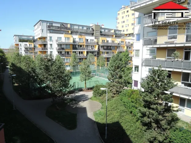 Pronájem bytu 2+kk, Praha - Vysočany, Poděbradská, 49 m2