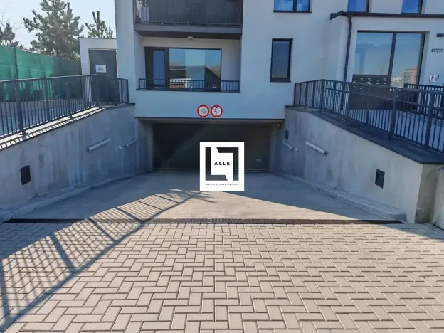 Pronájem garážového stání, Olomouc, Bryksova, 13 m2