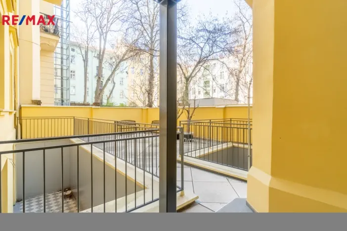 Pronájem bytu 2+kk, Praha - Vinohrady, Korunní, 55 m2
