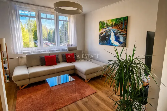 Prodej bytu 3+kk, Karlovy Vary - Bohatice, Lomená, 61 m2