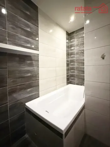 Pronájem bytu 2+1, Kadaň, Chomutovská, 61 m2