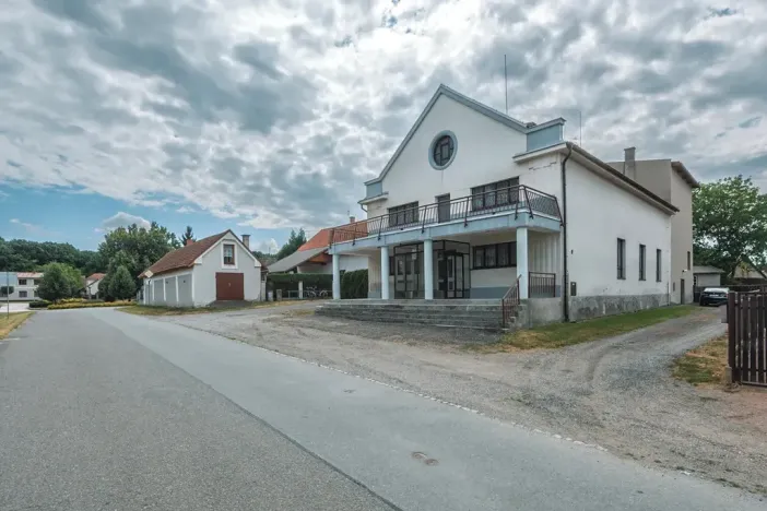 Prodej restaurace, Klamoš, 865 m2