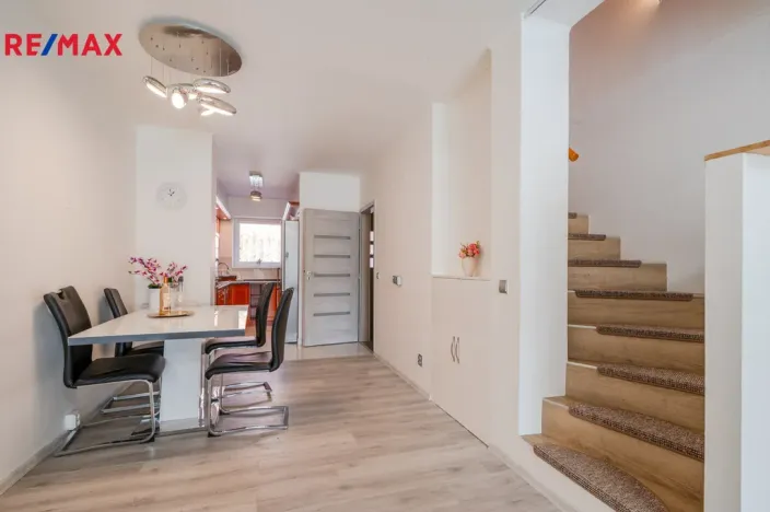 Pronájem rodinného domu, Nupaky, K Parku, 115 m2