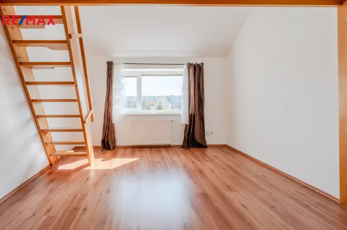 Pronájem rodinného domu, Nupaky, K Parku, 115 m2