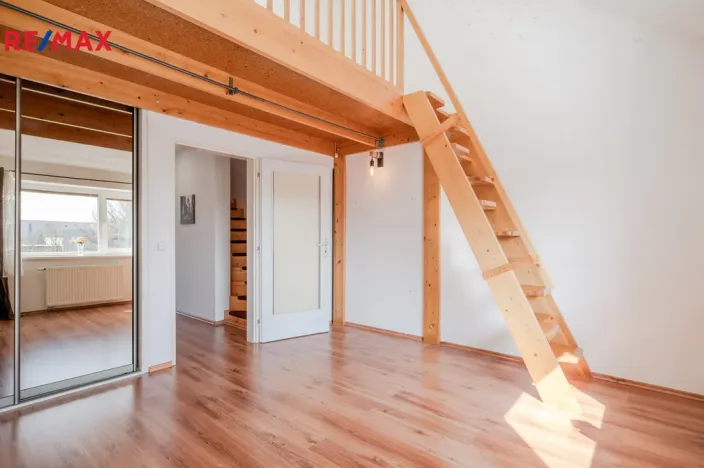 Pronájem rodinného domu, Nupaky, K Parku, 115 m2