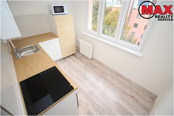 Pronájem bytu 2+1, Praha - Žižkov, Na vrcholu, 52 m2