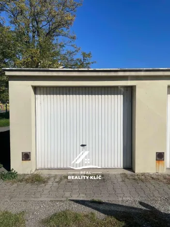 Pronájem garáže, Ostrava, Baarova, 24 m2