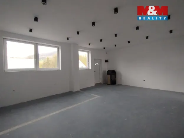 Pronájem obchodního prostoru, Kopřivnice, Smetanova, 582 m2