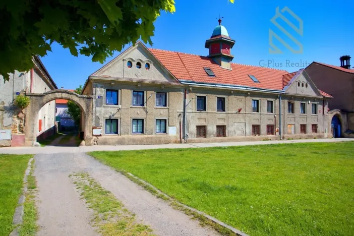 Prodej činžovního domu, Smečno, 779 m2