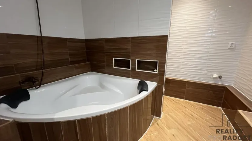 Prodej bytu 4+1, Třinec, Sosnová, 80 m2