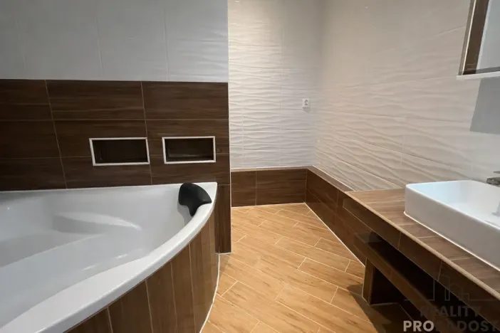 Prodej bytu 4+1, Třinec, Sosnová, 80 m2