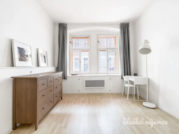 Pronájem bytu 1+1, Praha - Vršovice, Sevastopolská, 43 m2