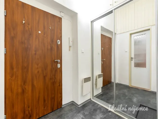 Pronájem bytu 1+1, Praha - Vršovice, Sevastopolská, 43 m2