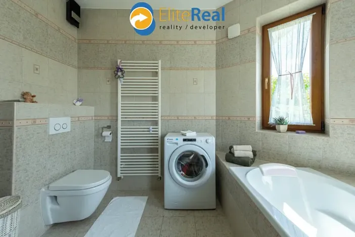 Prodej vícegeneračního domu, Příkazy, 344 m2