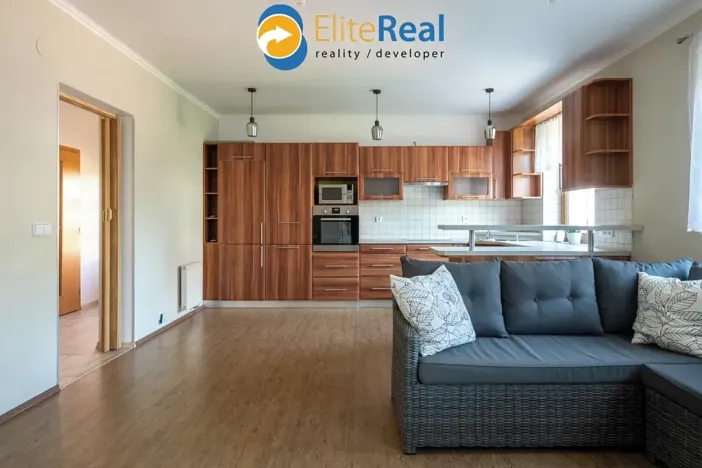 Prodej vícegeneračního domu, Příkazy, 344 m2