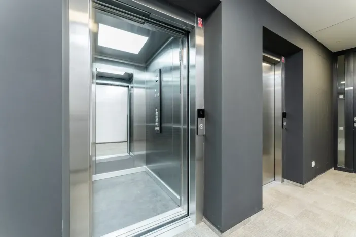 Pronájem bytu 1+kk, Praha - Smíchov, Plzeňská, 20 m2