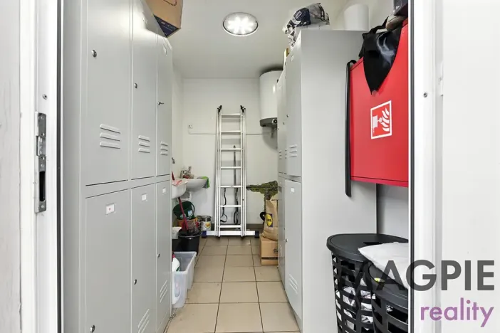 Pronájem restaurace, Praha - Uhříněves, Přátelství, 172 m2