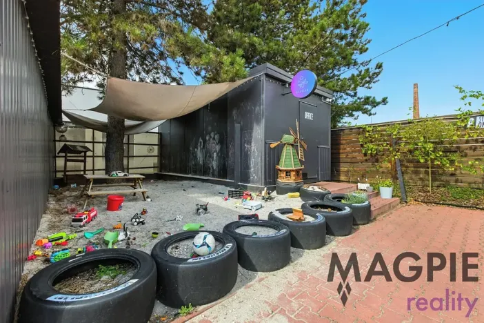 Pronájem restaurace, Praha - Uhříněves, Přátelství, 172 m2