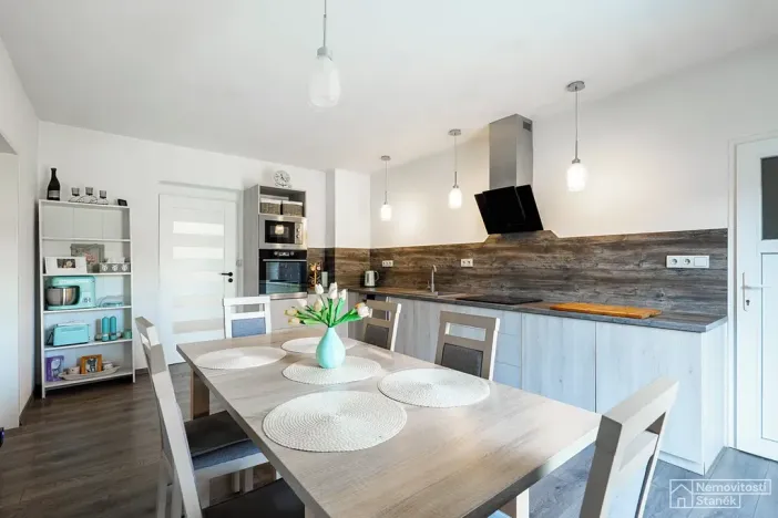 Prodej rodinného domu, Chyšky, 170 m2