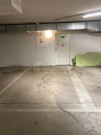 Pronájem garážového stání, Praha - Záběhlice, U Zahradního města, 13 m2