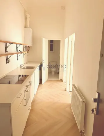 Pronájem bytu 2+kk, Praha, Kolínská, 45 m2