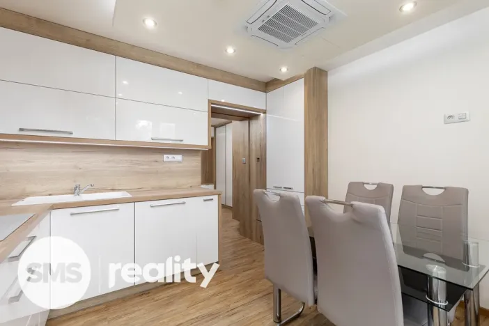 Prodej bytu 3+1, Ostrava, Petruškova, 70 m2