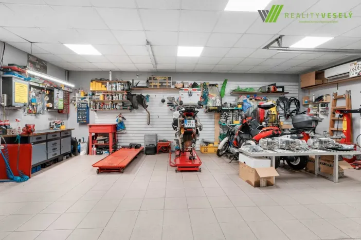 Prodej obchodního prostoru, Hodonín, Měšťanská, 173 m2