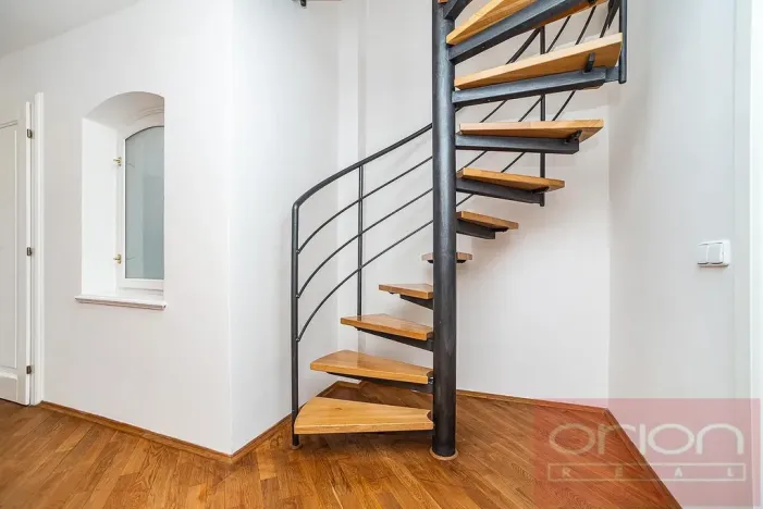 Pronájem bytu 3+1, Praha - Nové Město, Odborů, 108 m2