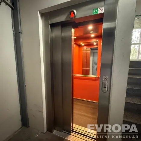 Prodej bytu 3+1, Praha - Hlubočepy, Lohniského, 69 m2