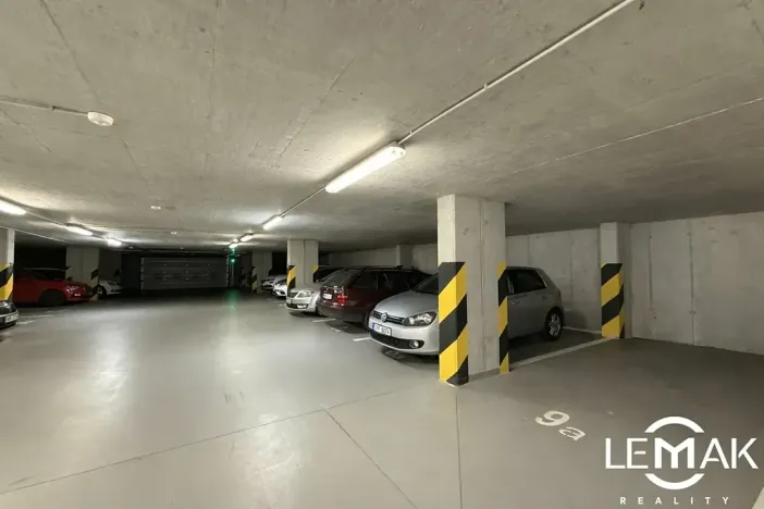 Prodej garážového stání, Olomouc, Edvarda Beneše, 12 m2