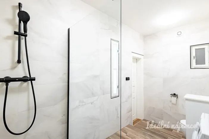 Pronájem bytu 1+kk, Praha, Jaromírova, 35 m2