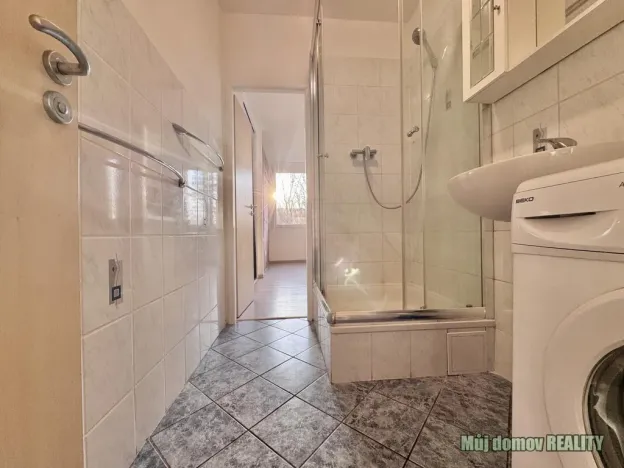 Pronájem bytu 2+1, Praha - Kobylisy, Bojasova, 63 m2